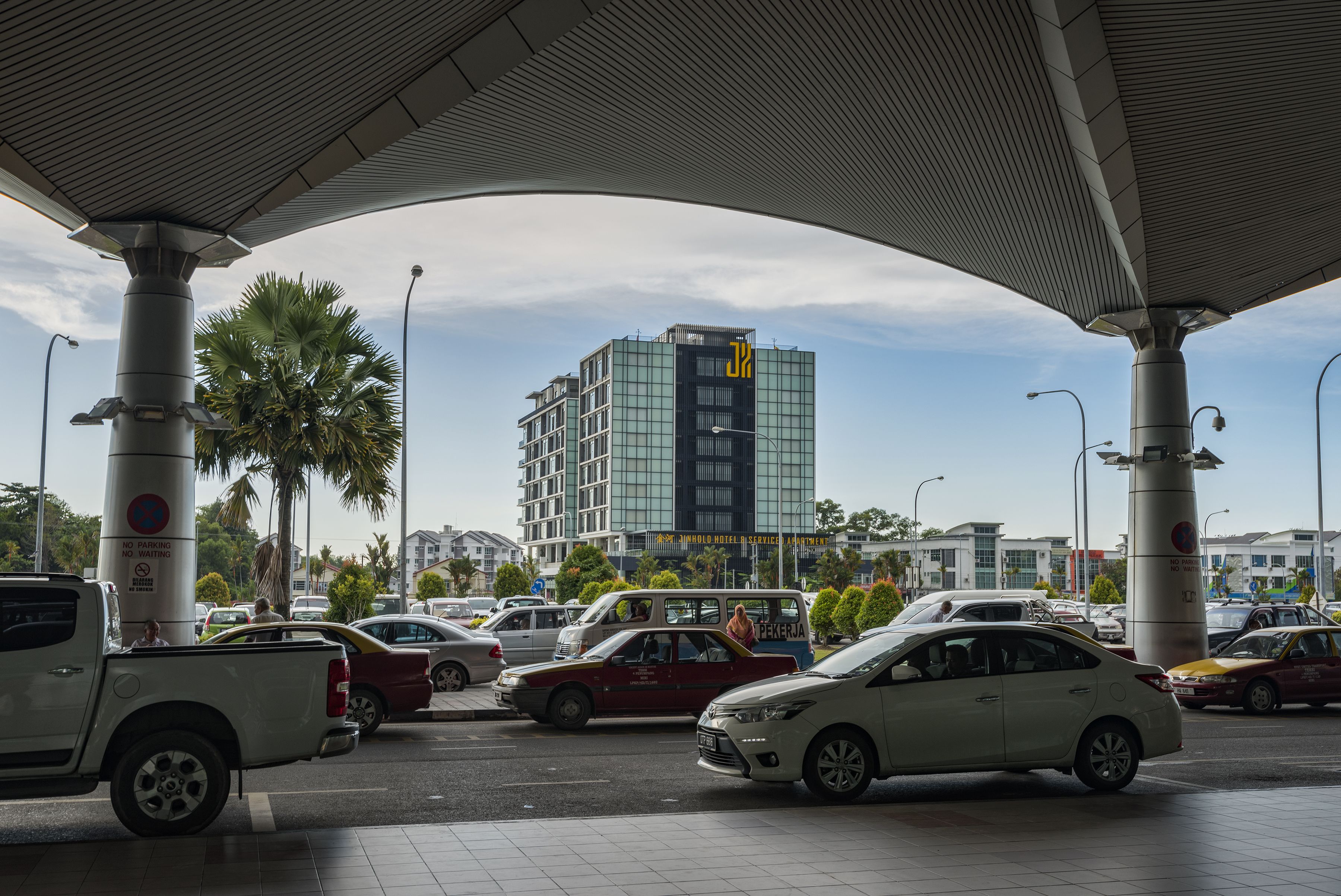 self-parking (surcharge) 24 per day