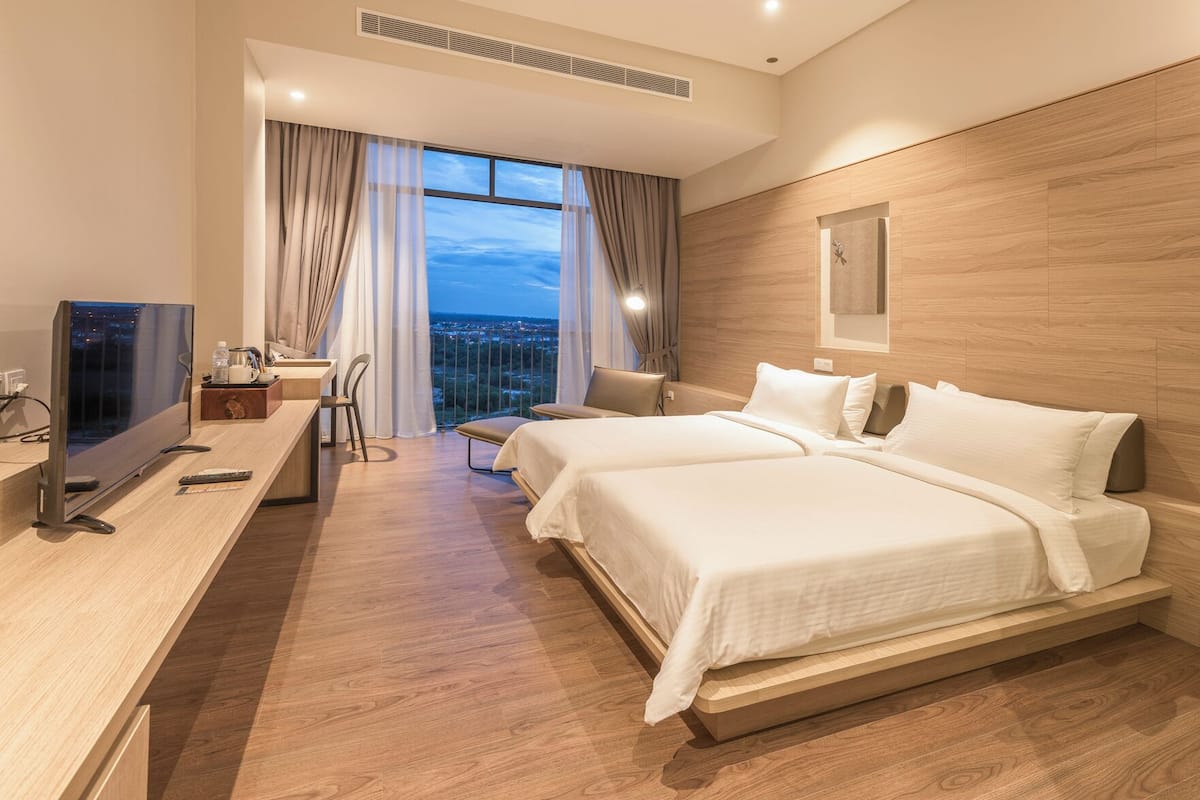 1 bedroom, Egyptian cotton sheets, premium bedding, minibar
