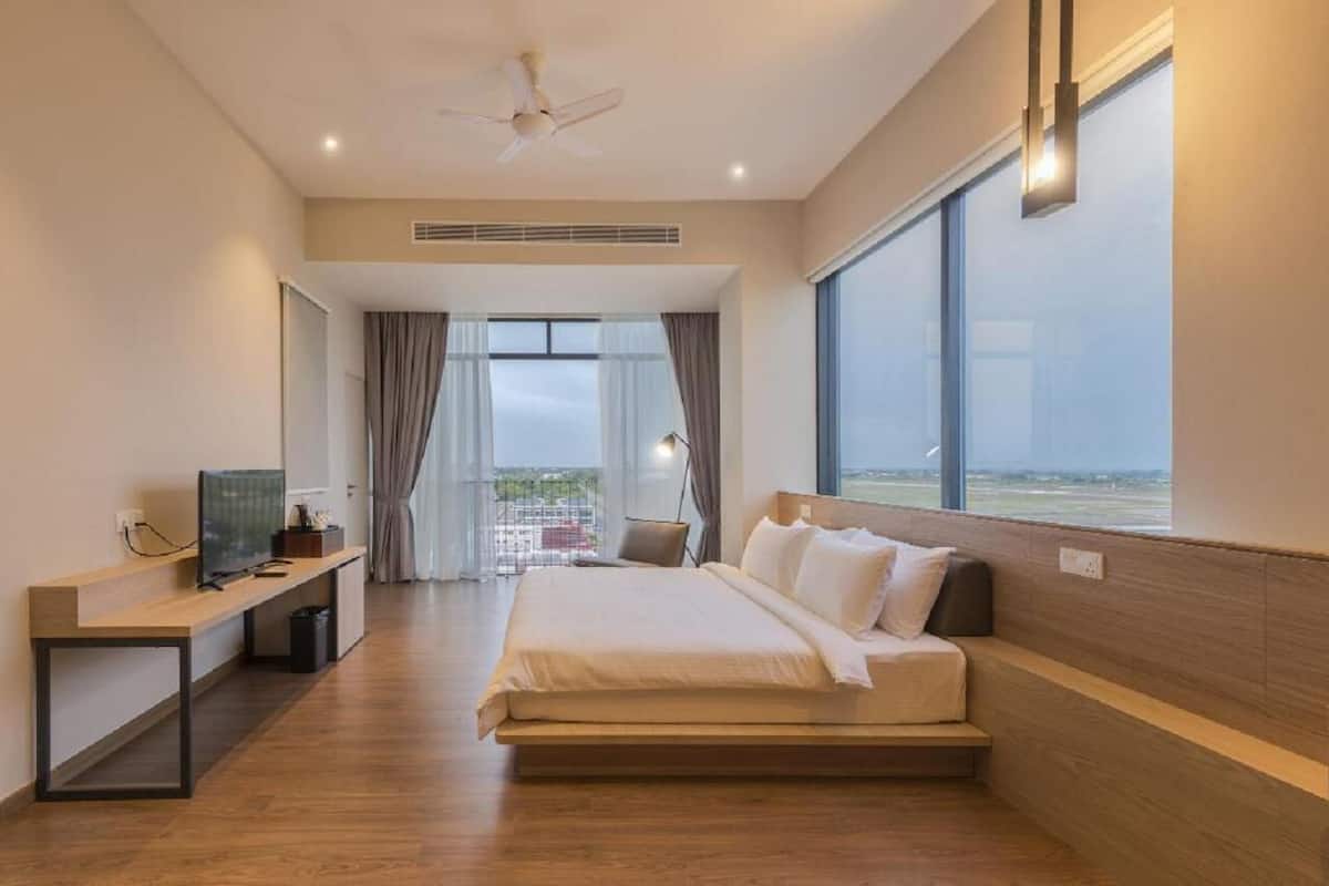 1 bedroom, Egyptian cotton sheets, premium bedding, minibar