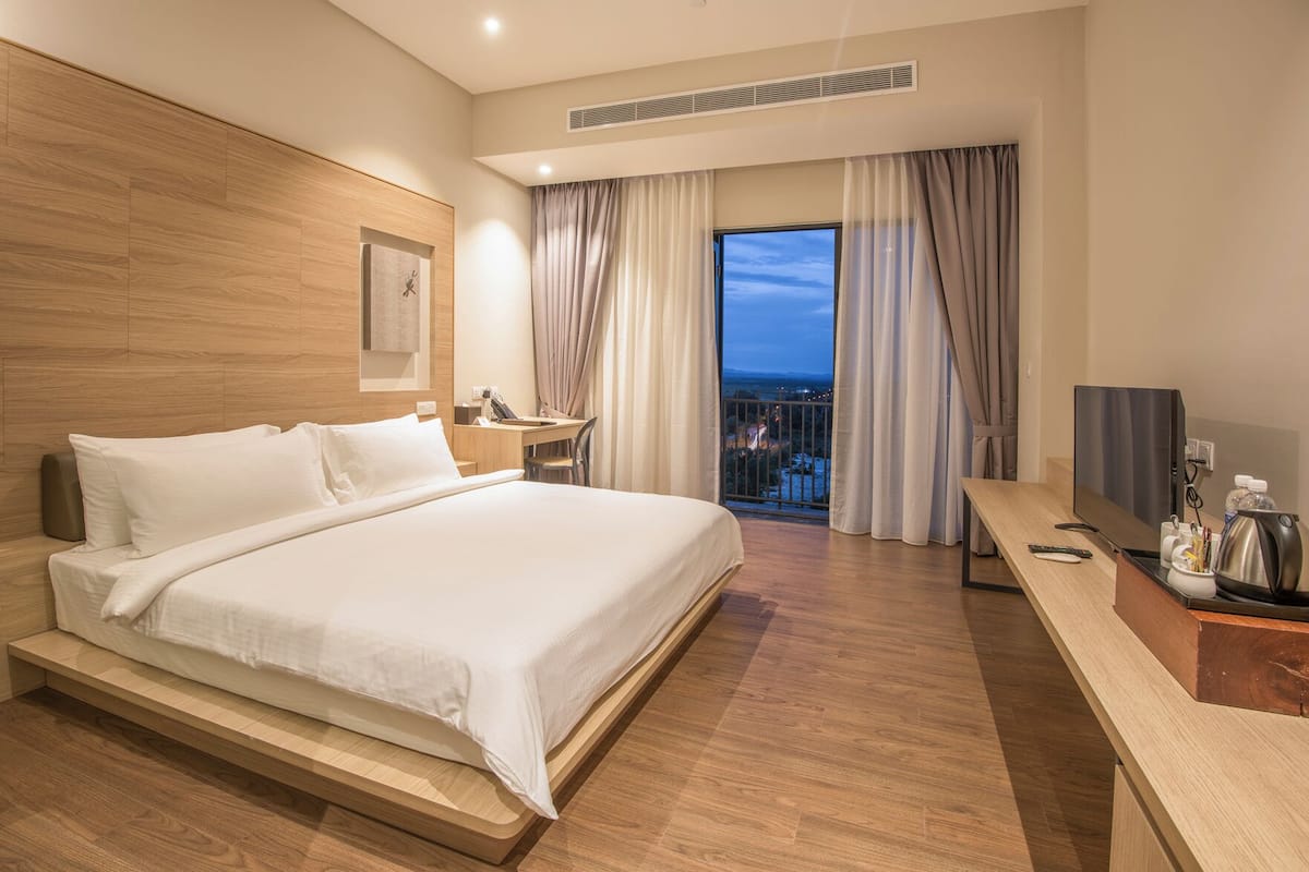 1 bedroom, Egyptian cotton sheets, premium bedding, minibar
