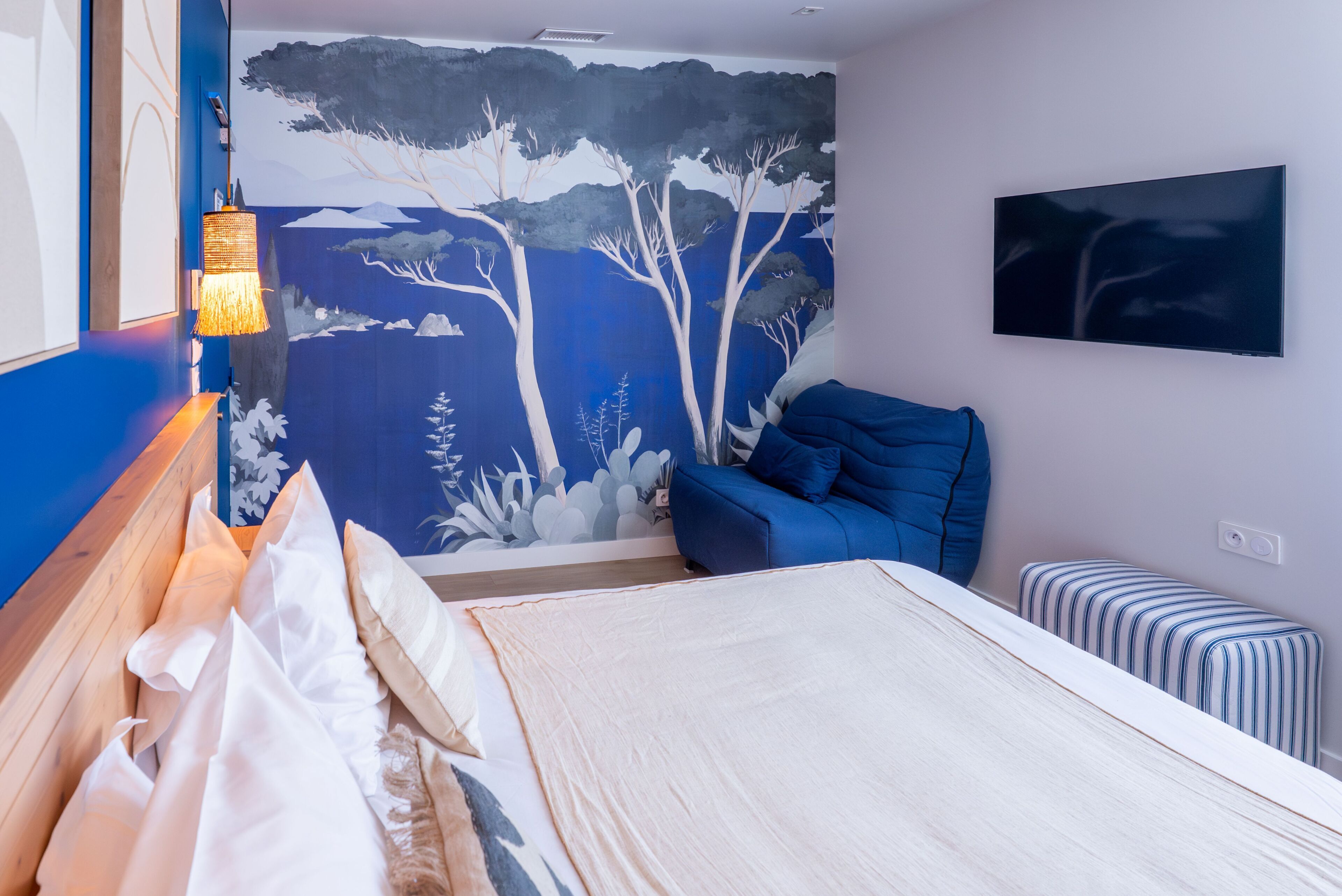 Tremannsrom | Sengetøy av topp kvalitet, safe på rommet og individuelt dekorert