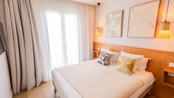 Habitación doble, vistas parciales al mar | Vistas desde la habitación