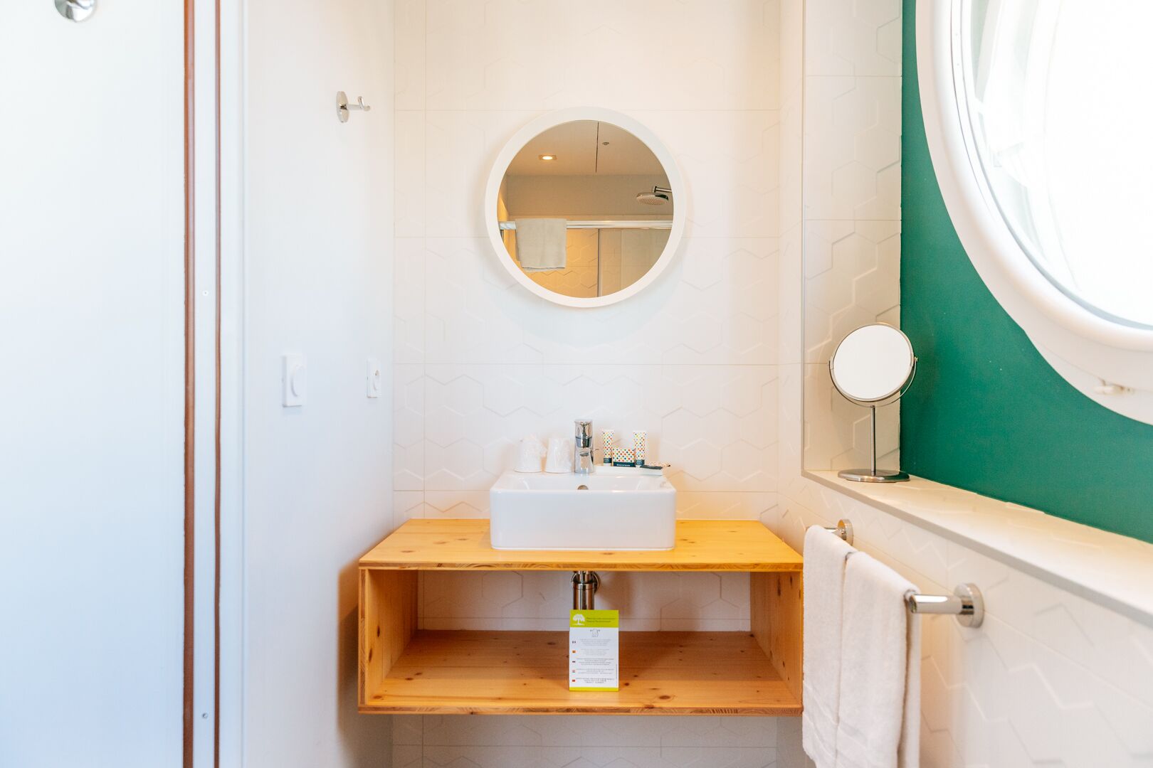 family room | bathroom | free toiletries, hair dryer, towels, soap