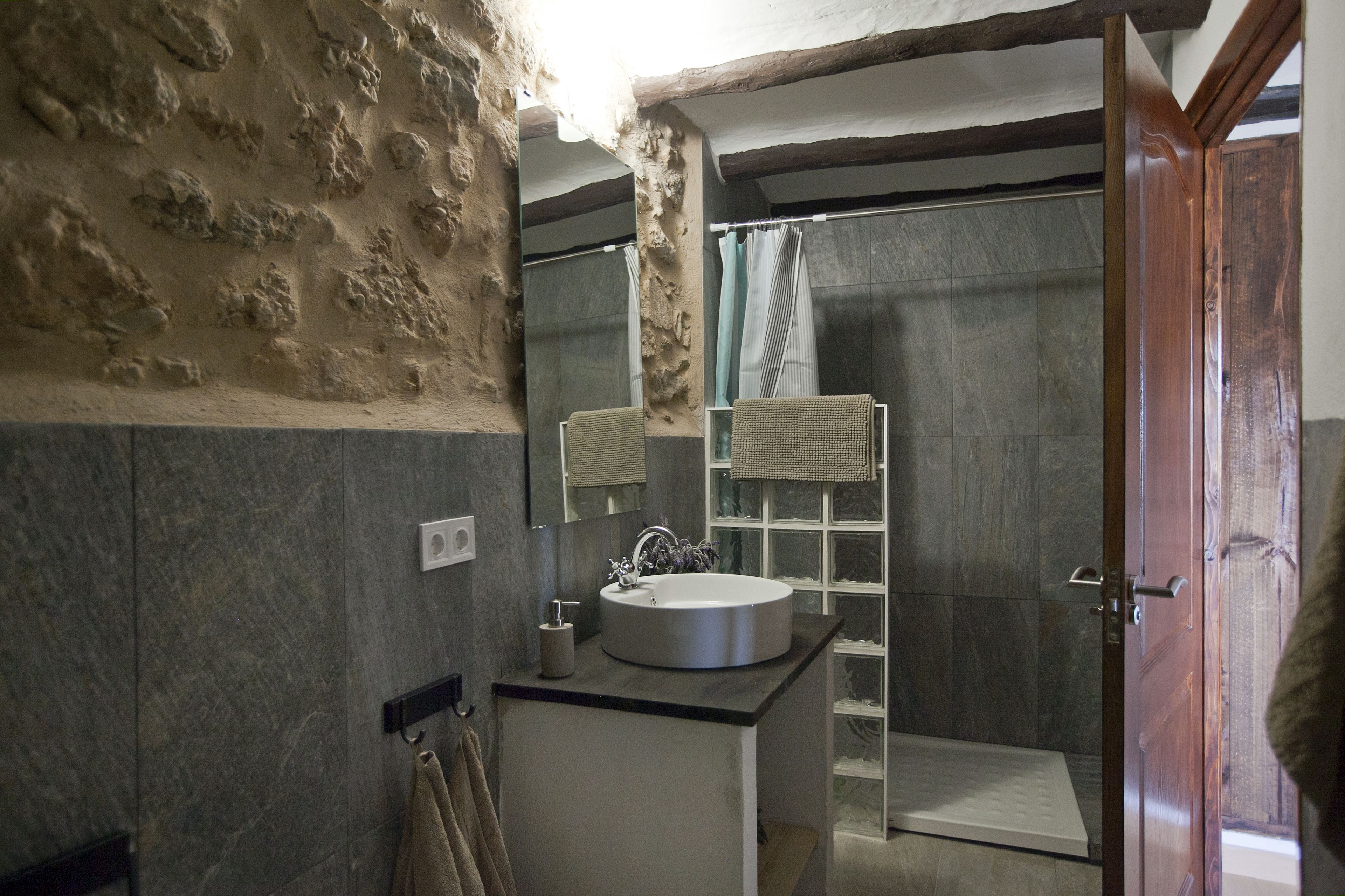 Shower, towels