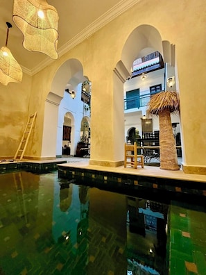 Indoor pool, open 11:00 AM to 7:00 PM, pool loungers - Riad Ecila (Marrakech)
