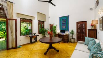 Luxury Double Room, 1 King Bed, Garden View | 5 bedrooms, Egyptian cotton sheets, premium bedding, down comforters