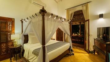 Luxury-Doppelzimmer, 1 King-Bett, Gartenblick | 5 Schlafzimmer, Bettwäsche aus ägyptischer Baumwolle