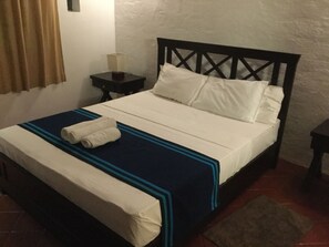 Habitación doble Deluxe, 1 habitación | Minibar, escritorio, tabla de planchar con plancha y wifi gratis