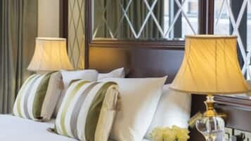 Superior Double Room, Terrace | Premium bedding, pillow-top beds, in-room safe, desk