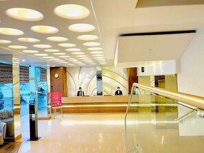 Lobby - Hotel Centre Point (Nagpur)