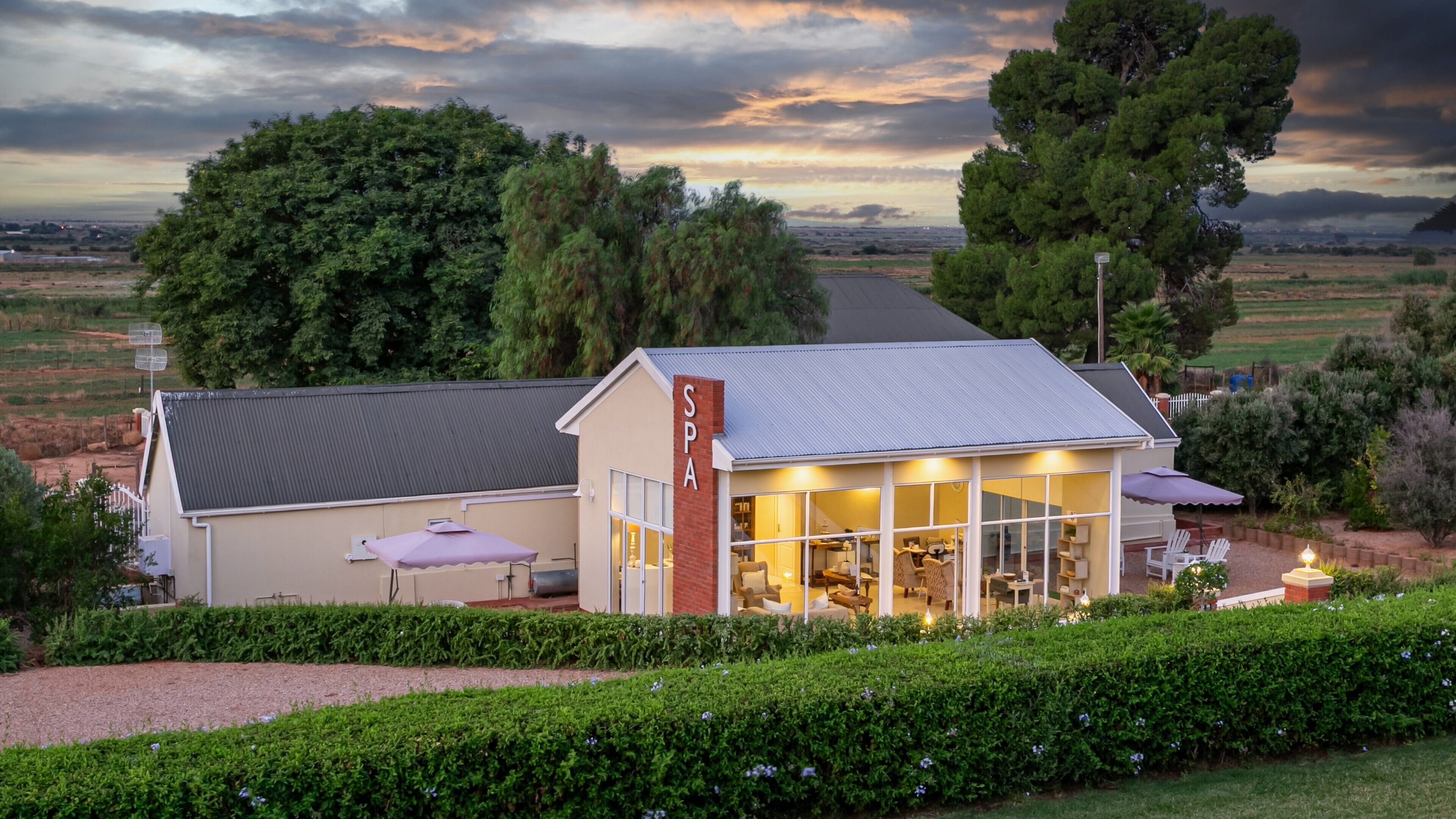 Couples treatment rooms, steam room, body treatments, hydrotherapy