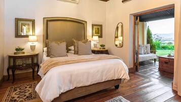 Signature Villa, Kitchenette, Mountain View | Egyptian cotton sheets, premium bedding, minibar, in-room safe