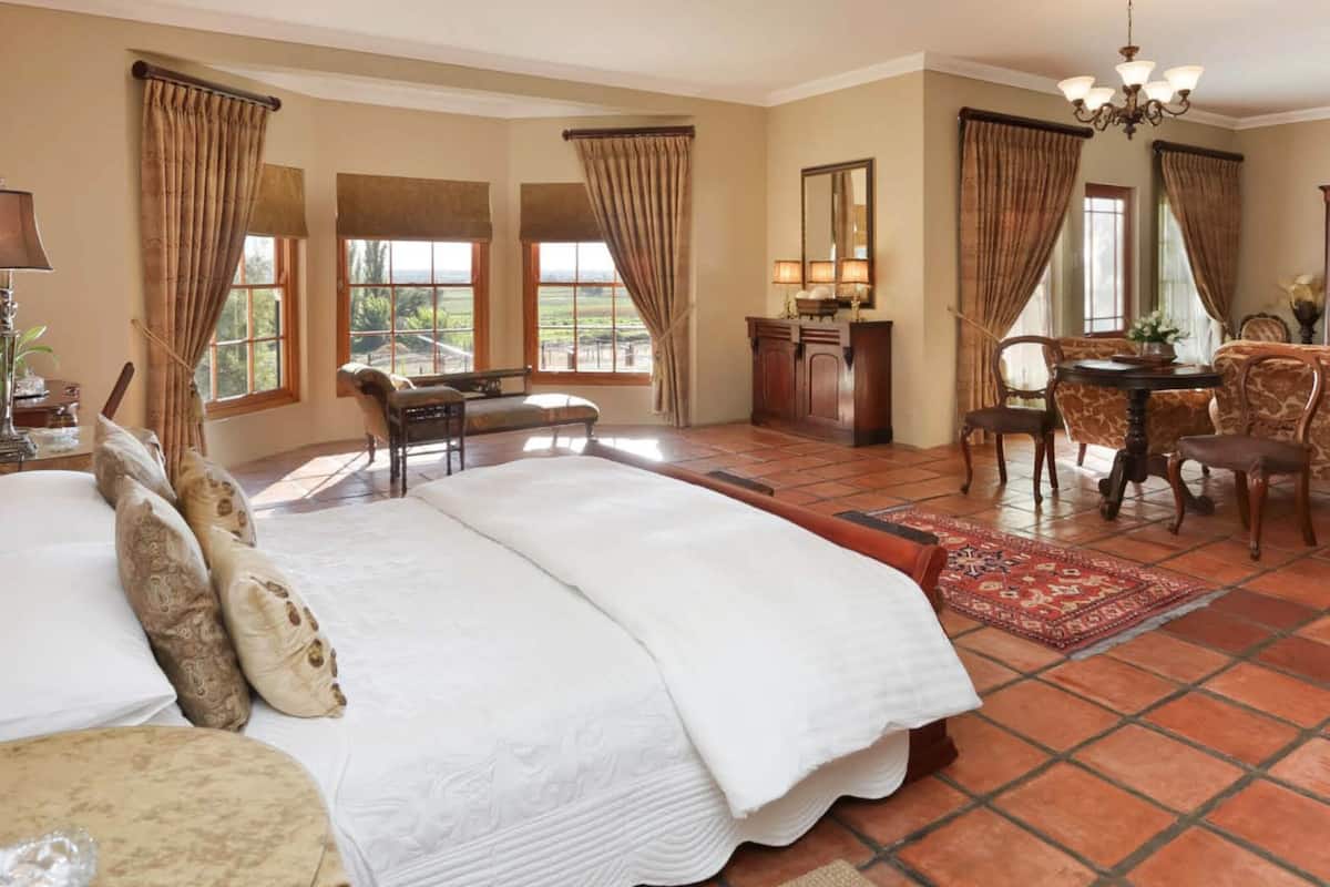 Executive Suite, Balcony, Mountain View