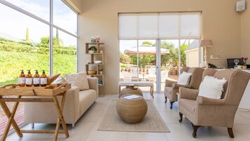 Couples treatment rooms, steam room, body treatments, hydrotherapy