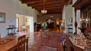 Breakfast, lunch served; local and international cuisine, garden views