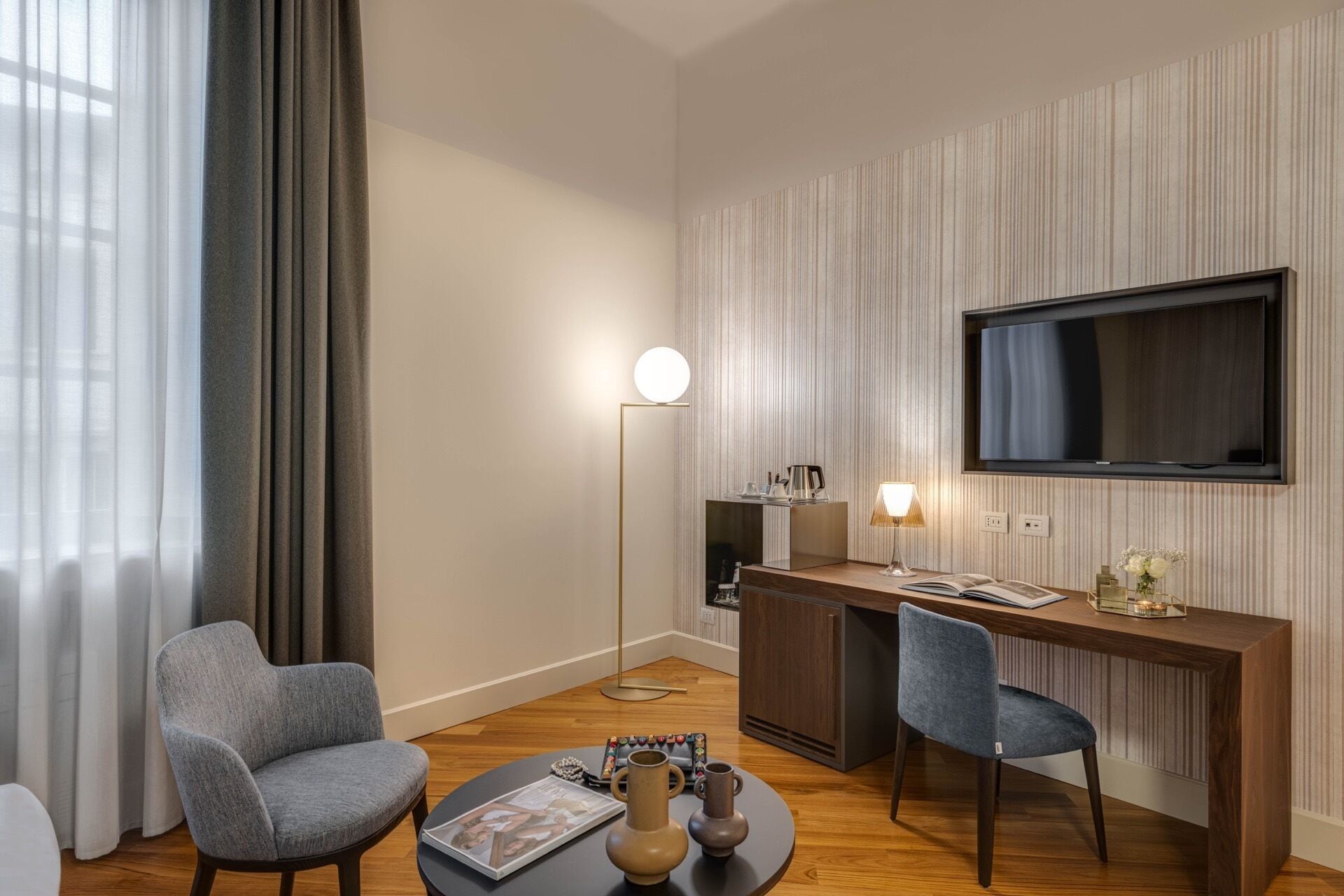 premier room | 1 bedroom, premium bedding, minibar, in-room safe