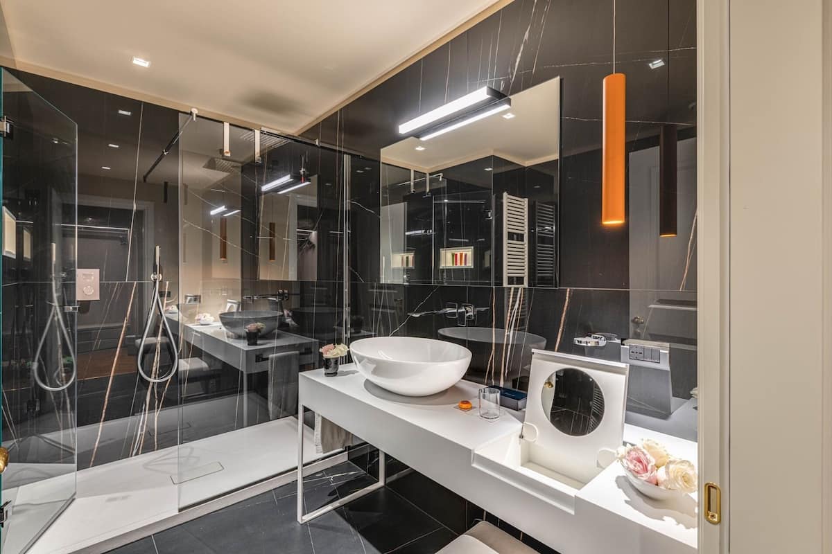 suite | bathroom | shower, free toiletries, hair dryer, bathrobes