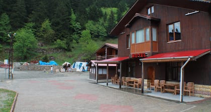 Uzungol Motel
