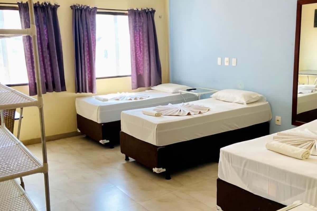 Standard Triple Room | Minibar, WiFi (free), bed sheets