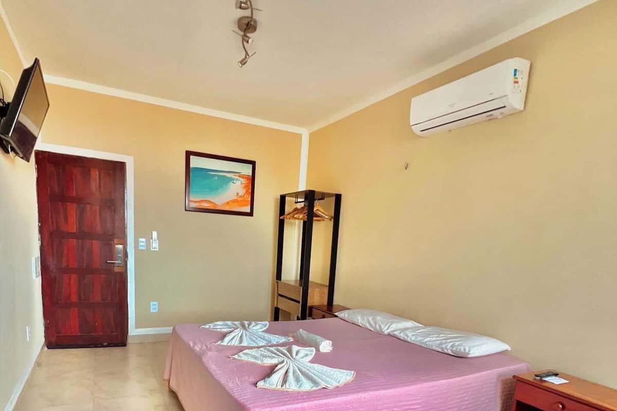Standard Double Room | Minibar, WiFi (free), bed sheets