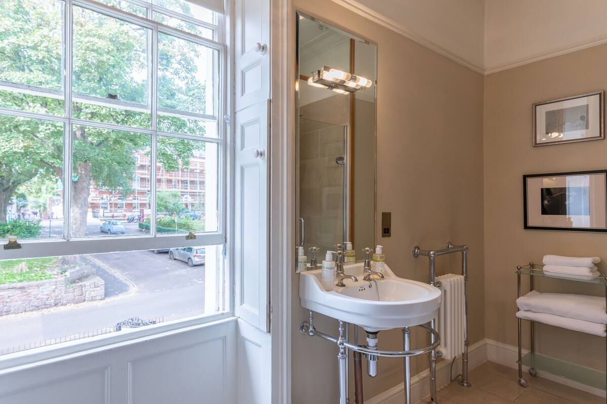 lovely room | bathroom | free toiletries, hair dryer, heated floors, towels