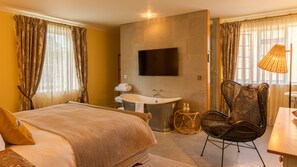 Lovely & Luxury Room | Hypo-allergenic bedding, individually decorated, individually furnished - Southernhay House Hotel (Exeter)