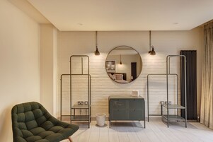 Luksus-dobbeltværelse - 1 kingsize-seng | Allergivenligt sengetøj, individuelt design, individuel indretning