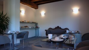 Lounge - Corte di Pellio (Alta Valle Intelvi)