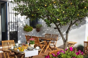 Bao gồm bữa sáng kiểu Âu hàng ngày 