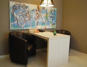 Unclassified image, 5 of 95, button - Hotel Manta (Pelotas)
