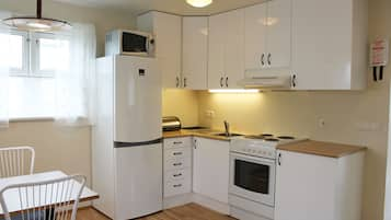 City Apartment, 1 Bedroom (Lundargata 6) | Private kitchen | Fridge, oven, stovetop, coffee/tea maker