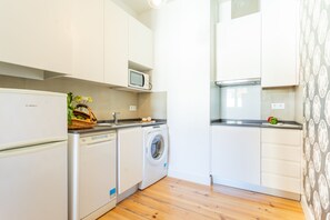 公寓, 2 间卧室 (Rua do Sol a Santa Catarina, 26) | 私人厨房 | 冰箱、微波炉、烤箱、炉灶