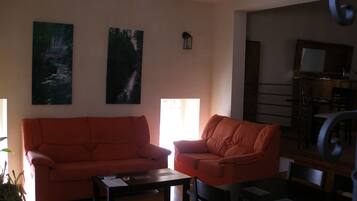 Coin salon dans le hall