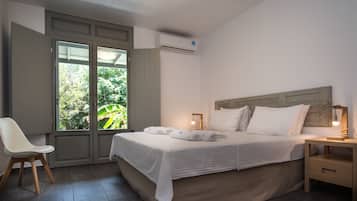 1 bedroom, premium bedding, in-room safe, desk