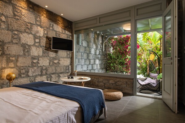 Departamento familiar | Ropa de cama de alta calidad y caja de seguridad en la habitación