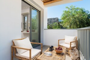 Exterior - Melagrana (Milos)