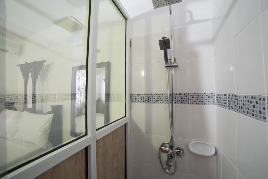 Deluxe Double Room, 1 King Bed, Private Bathroom, Tower | Iron/ironing board