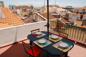 Căn hộ, 2 phòng ngủ, hiên (Rua do Norte, 35) | Hiên