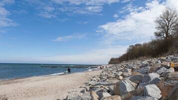 Beach nearby, beach towels