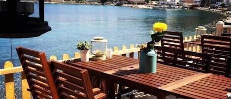 Déjeuner et dßner servis sur place, spécialités Cuisine turque