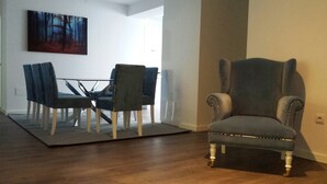 Leilighet, 4 soverom, terrasse (7 personas) | Spiseområde på rommet
