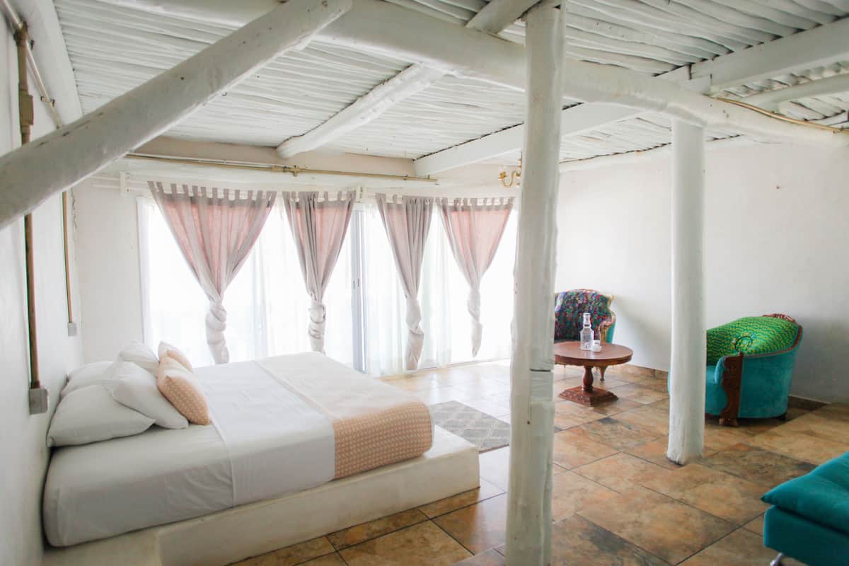 Beach Front Room King size bed with Terrace Ocean View | Una cassaforte in camera, Wi-Fi gratuito