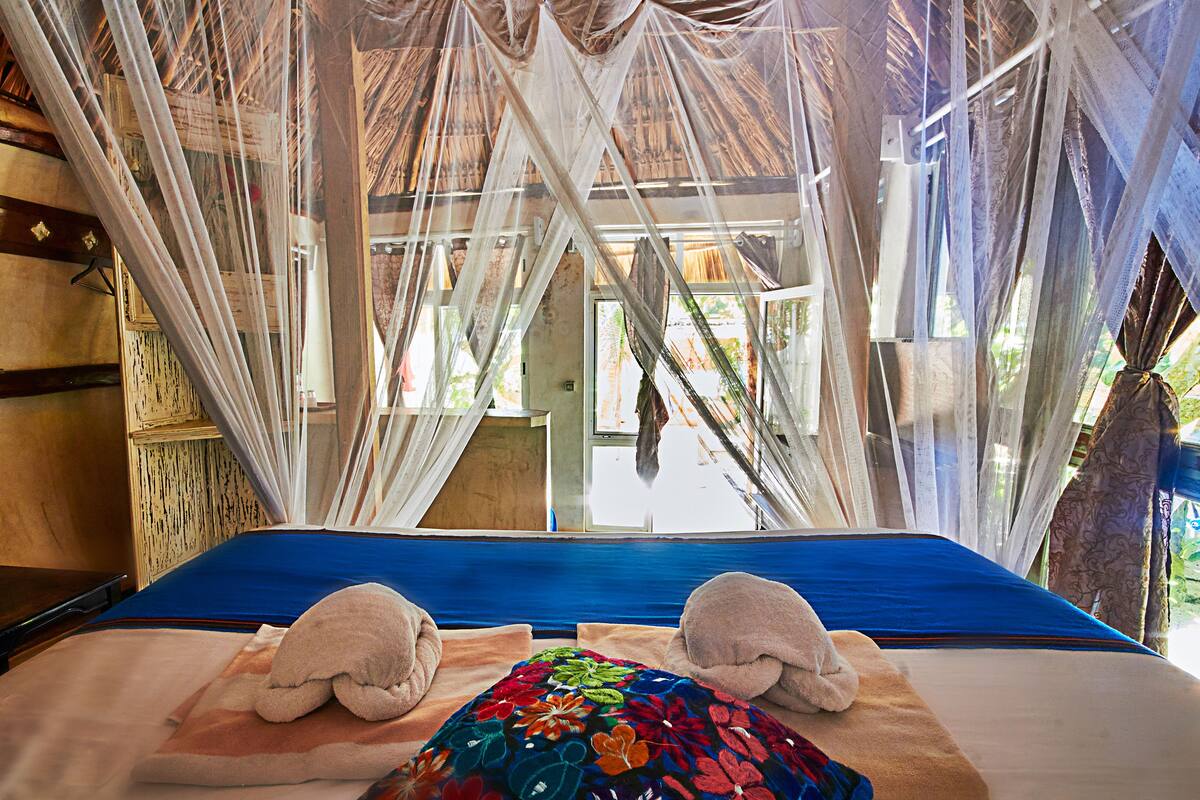 in-room safe, free wifi