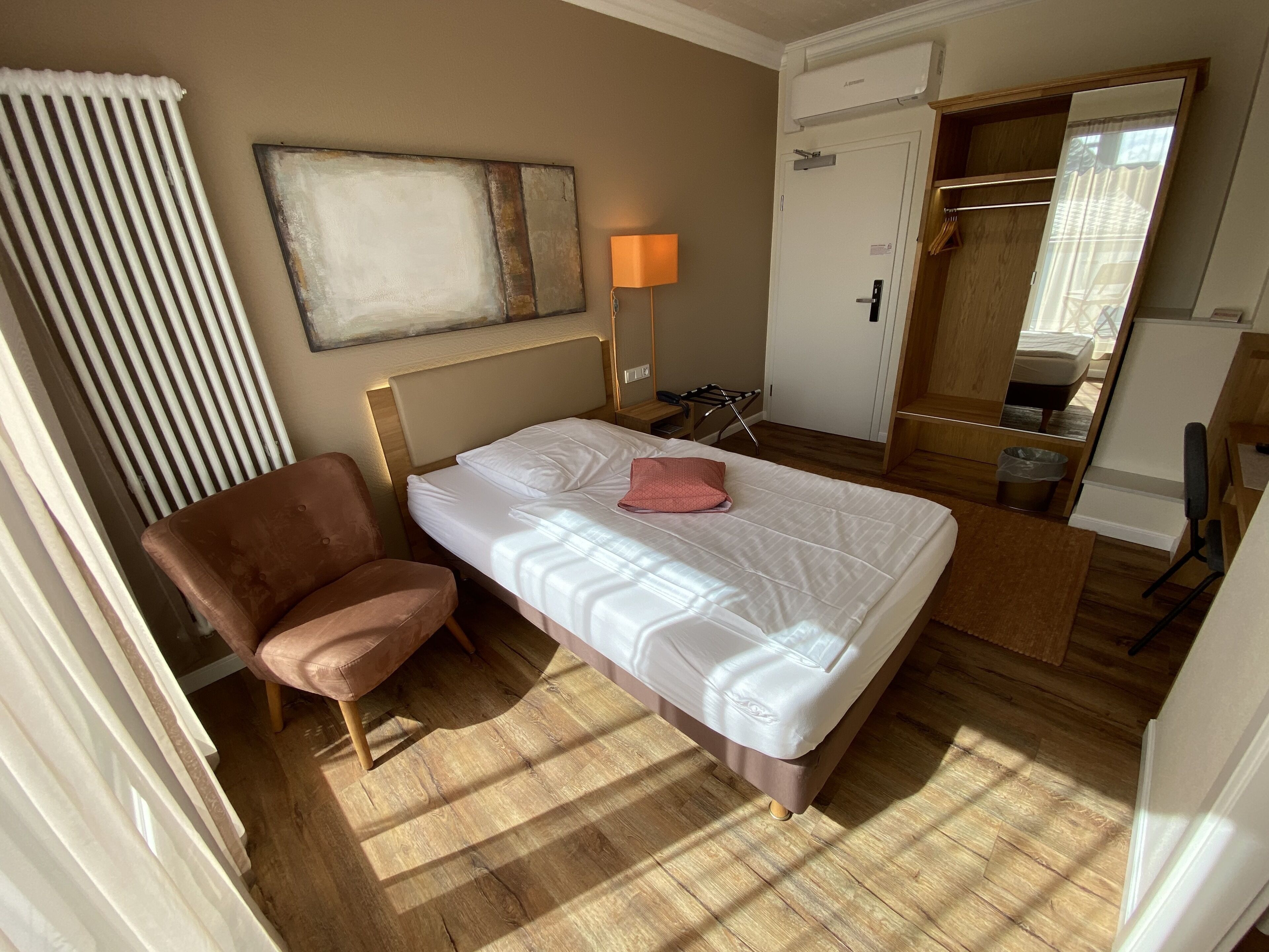 business single room | premium bedding, in-room safe, individually decorated