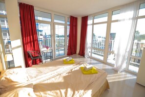 Coffres-forts dans les chambres, fer et planche à repasser