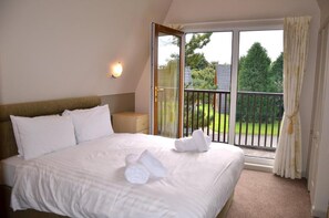 Hochwertige Bettwaren, individuell dekoriert, individuell eingerichtet