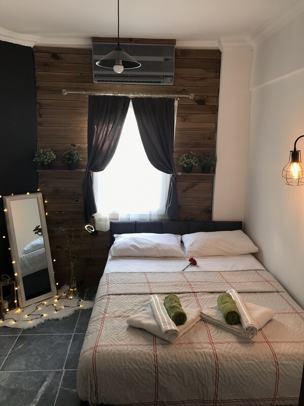 Economy Double Room, 1 Double Bed, Smoking | In-room safe, desk, free WiFi - Livane Pansiyon (Bodrum)