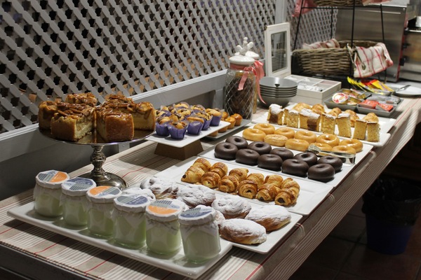 Daily buffet breakfast for a fee