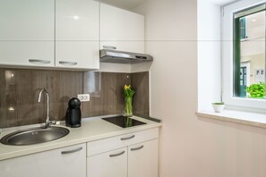 디럭스 스튜디오 | 전용 주방 | 냉장고, 전자레인지, 쿡탑, 전기 주전자