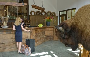 Reception - Reit-und Sporthotel Nordmann (Arnstein)
